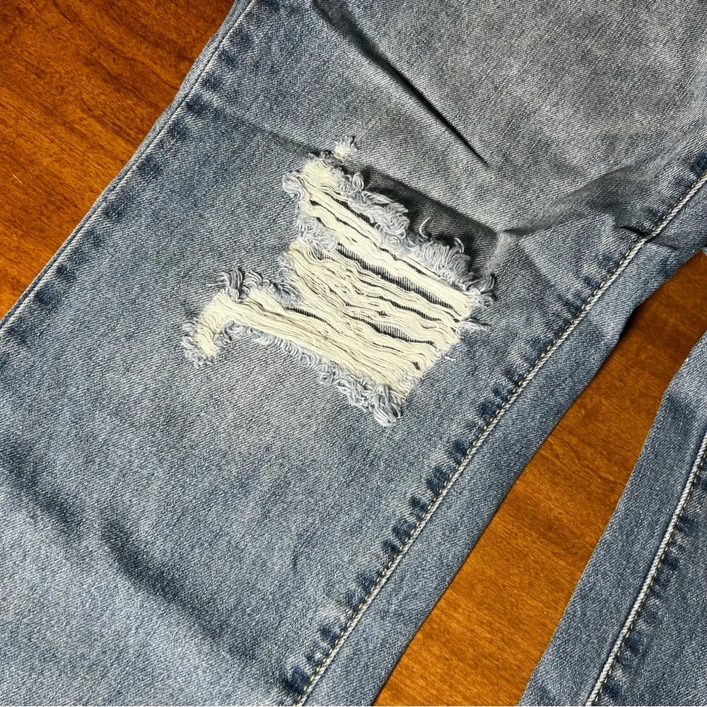 Flamingals | Women’s Jeans | Size M | Crop Ripped Raw Hem | Distressed Mom Pants - Picture 5 of 9